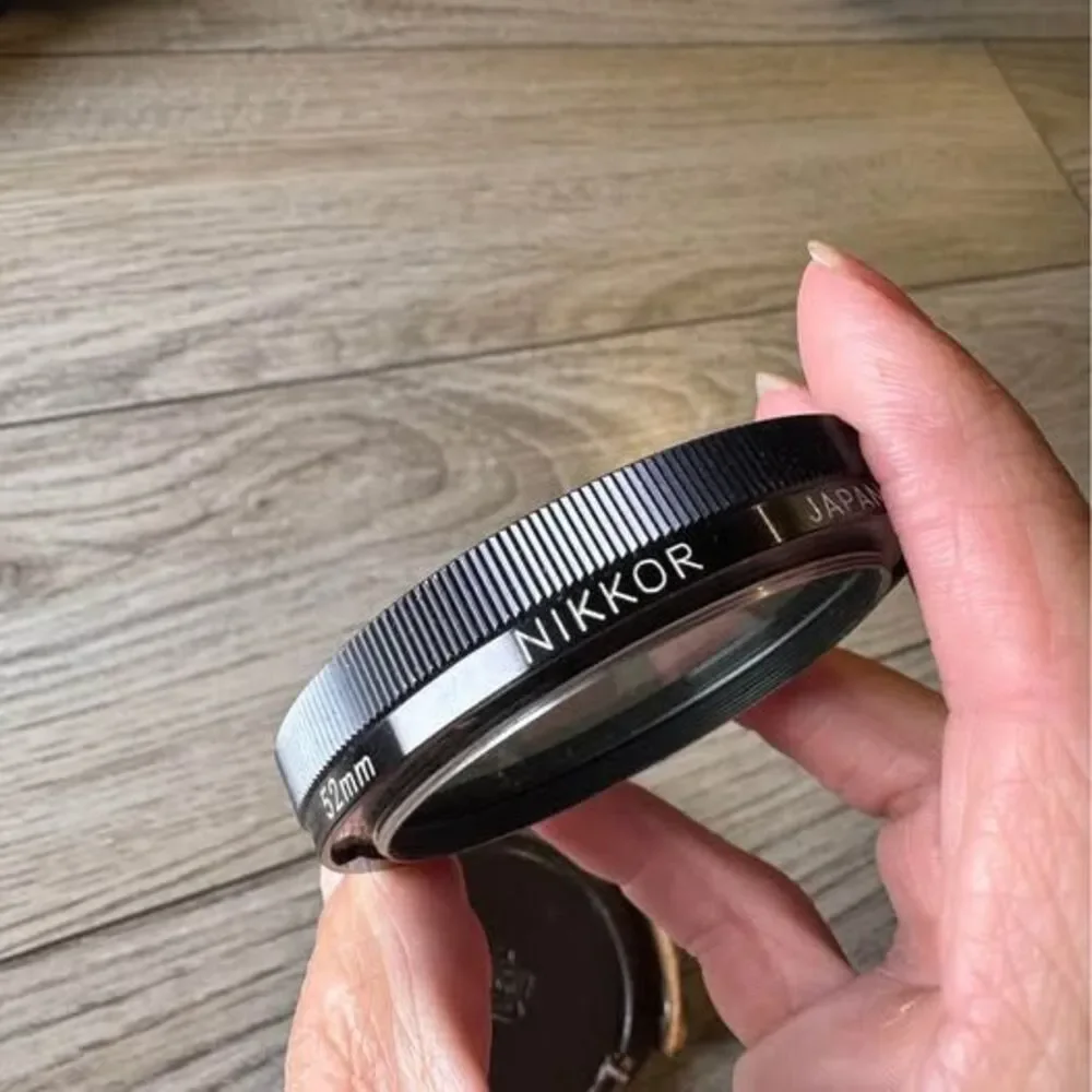 Vintage Nikon Nikkor 52mm Polarizing Lens Filter Made in Japan + Leather Case